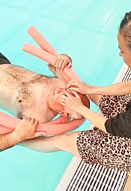 Massage in het zwembad